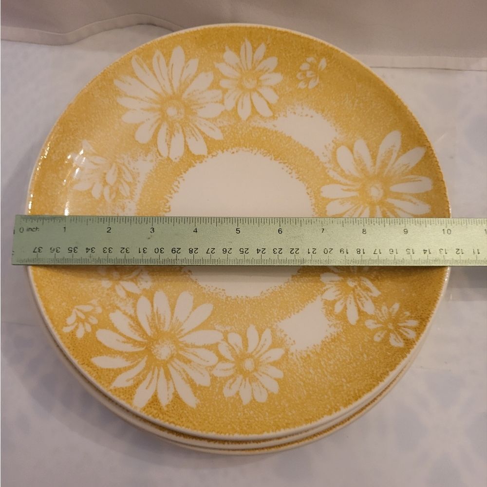 Vintage Mint 1960s Set of 4 "Yellow Daisy" Jamestown Ironstone Dinner Plates 10" - Picture 2 of 4
